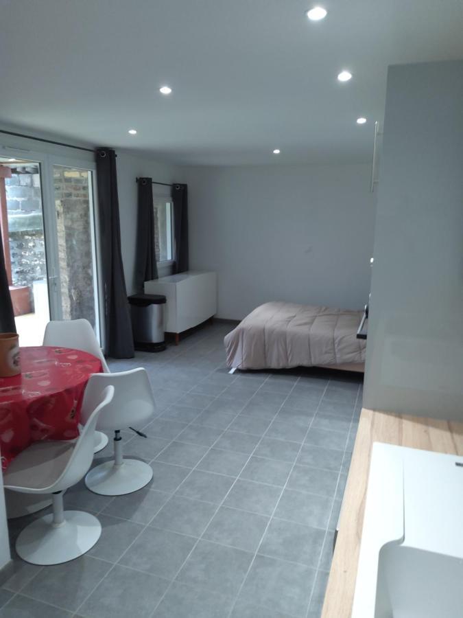 Apartmán Meuble Avec Cour Sotteville-lès-Rouen Exteriér fotografie